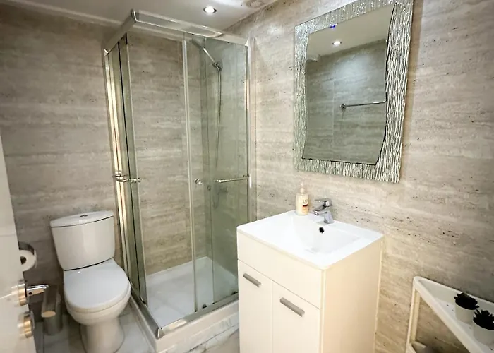 Real Center * Λάρνακα