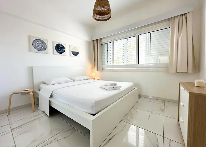 Real Center Λάρνακα